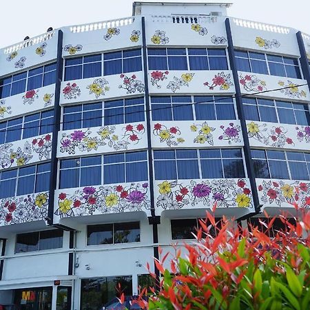 Riverine Garden Hotel Chukai Exterior foto