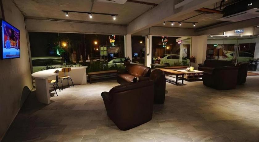 Riverine Garden Hotel Chukai Exterior foto
